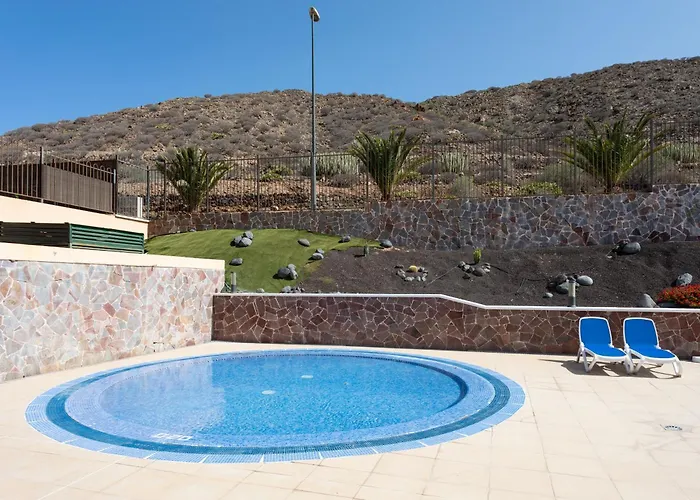 Apartment Home2book Cozy Mocan Pool View, El