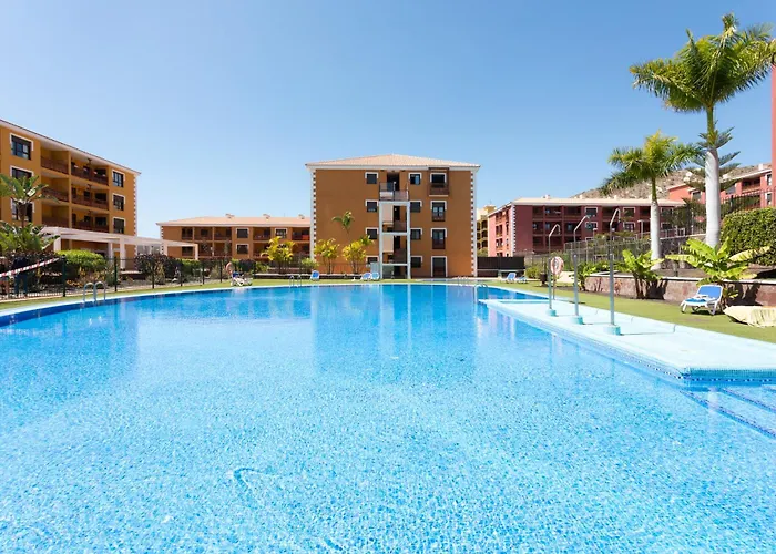 Home2book Cozy Mocan Pool View, El Apartamento