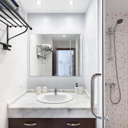 Home2book Cozy Mocan Pool View, El