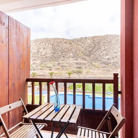 Home2book Cozy Mocan Pool View, El Apartament *